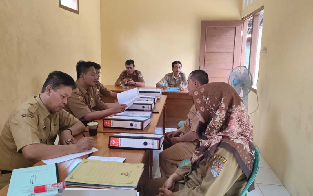 Monitoring Dan Evaluasi APBDes dan Percepatan Pembayaran PBB Desa Gandrungmanis Kecamatan Gandrungmangu