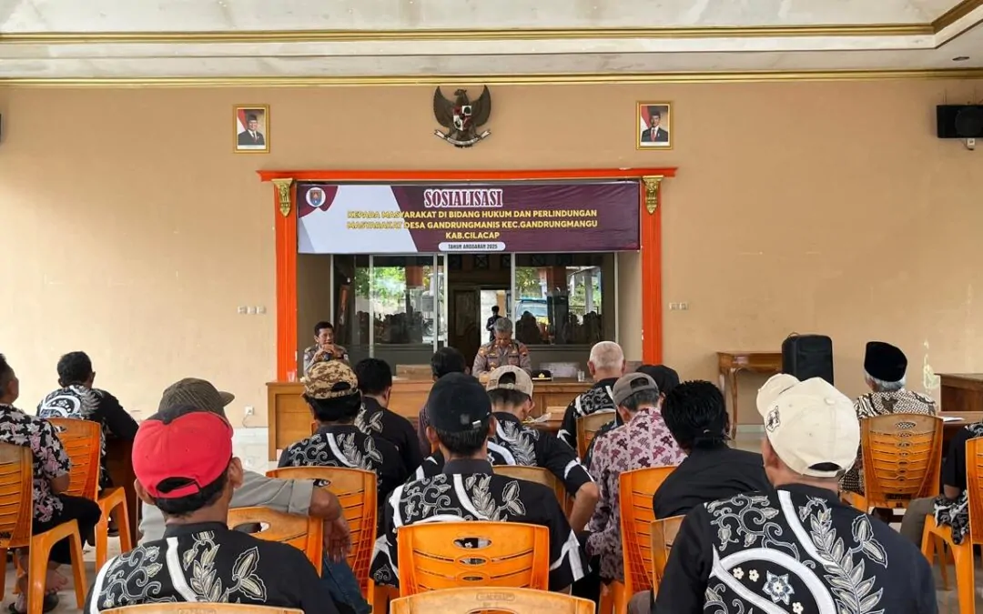 SOSIALISASI KEPADA MASYARAKAT DI BIDANG HUKUM DAN PERLINDUNGAN MASYARAKAT DESA GANDRUNGMANIS KECAMATAN GANDRUNGMANGU